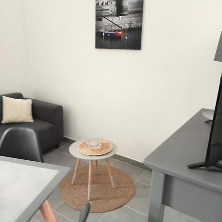Apartmán Chez Jean.Mi Millas Exteriér fotografie
