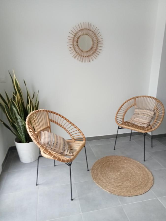 Apartmán Chez Jean.Mi Millas Exteriér fotografie
